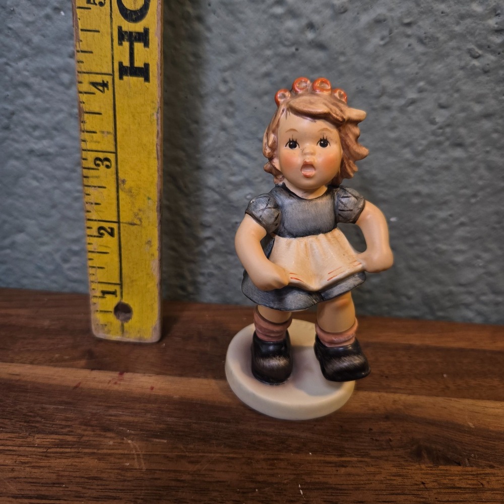 M. J. Hummel " Muzik, Please " 2000 Limited Edition Figurine #208/A